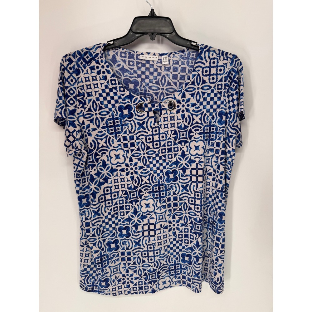 Susan Graver Top Women 1XP Blue White Tile Print Grommet Keyhole Knit EUC